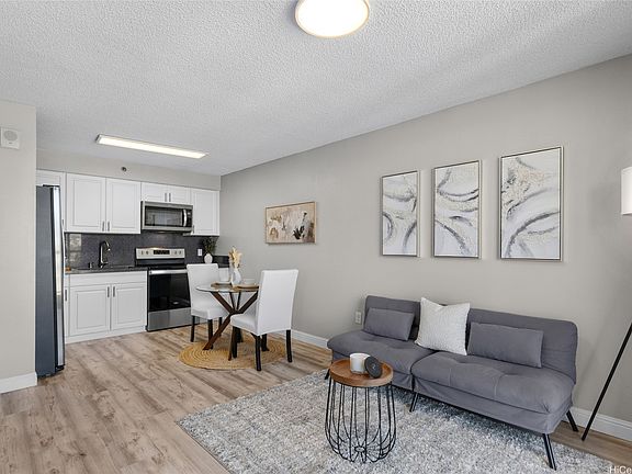 2nd image of 94-979 Kauolu Pl APT 1212