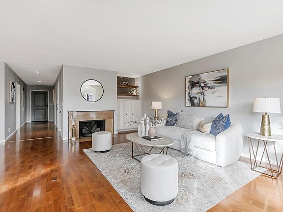 5th image of 14663 Fieldstone Dr