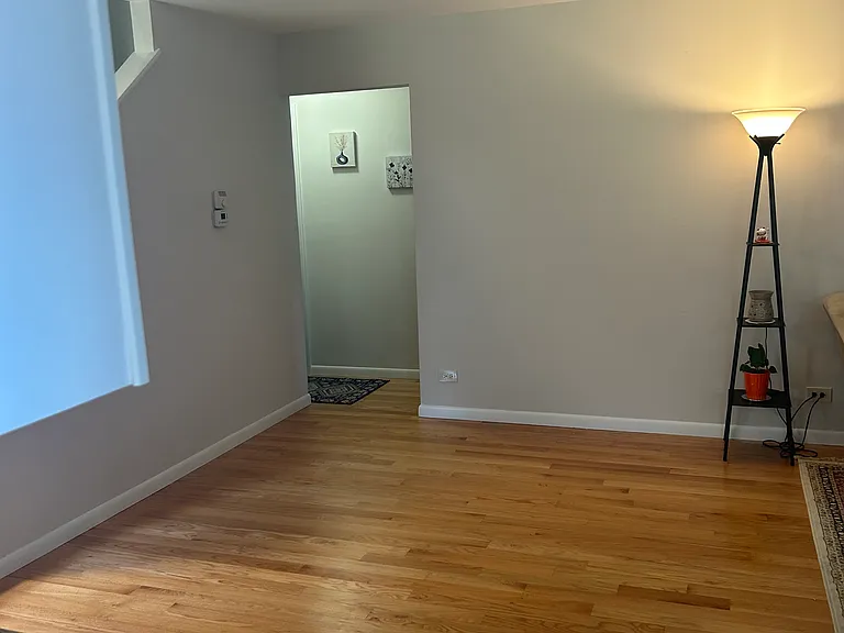 916 Vose Dr — Photo 7