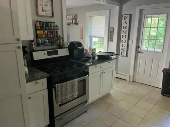 4-4 Brook St #6, Whitinsville, MA 01588