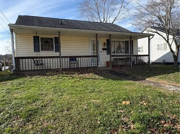 907 Kanawha Ave, Nitro, WV 25143