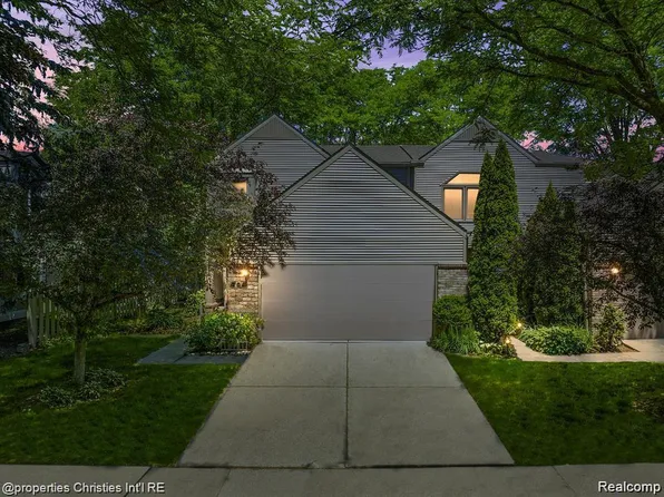701 E Lincoln St, Birmingham, MI 48009