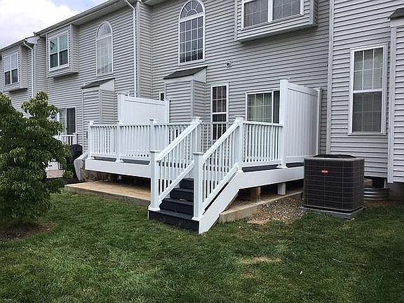 New Trex Deck with privacy walls