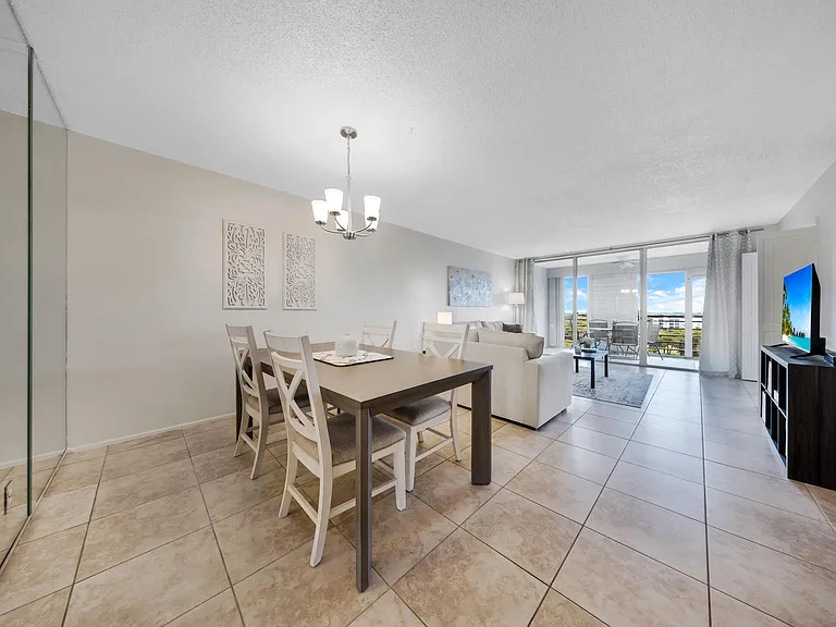 575 Oaks Ln #1009 — Photo 12