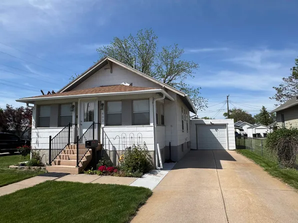 803 E 9th Street, North Platte, NE 69101