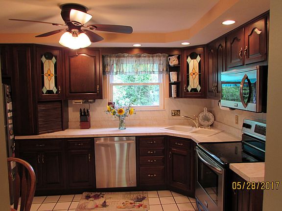 4th image of 277 Roycroft Ave