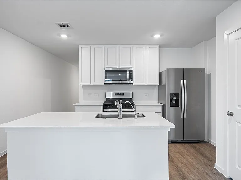 18317 Reimann Ln — Photo 8