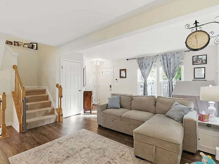19954 Fieldgrass Sq — Photo 6