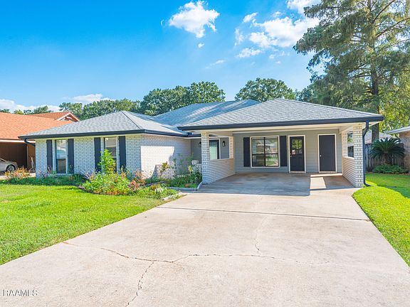 2nd image of 305 Triple Crown Cir