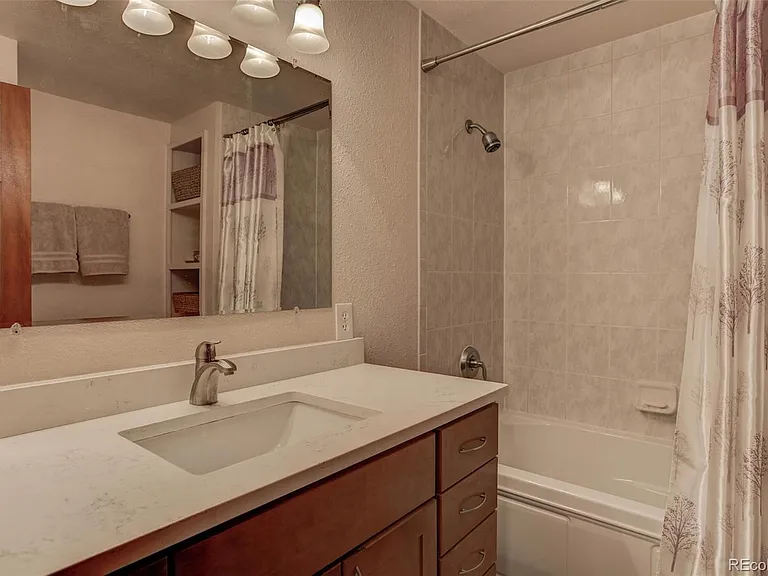 4195 S Sidney Ct — Photo 13