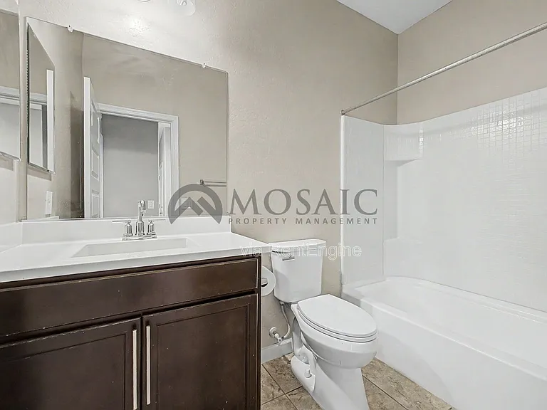10617 S 54th Ln — Photo 21