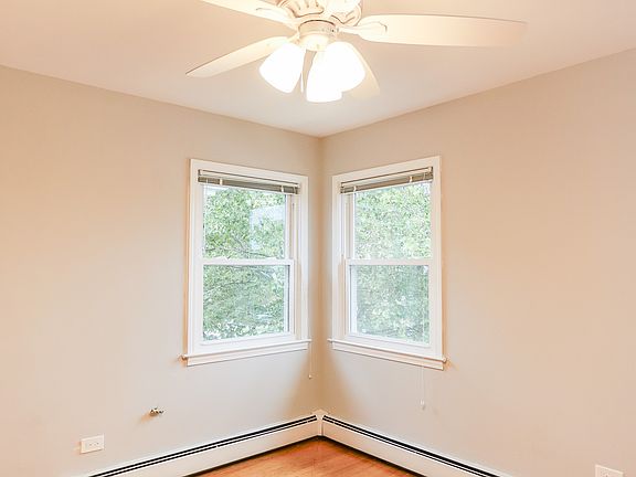 2nd image of 8614 W Berwyn Ave #3N