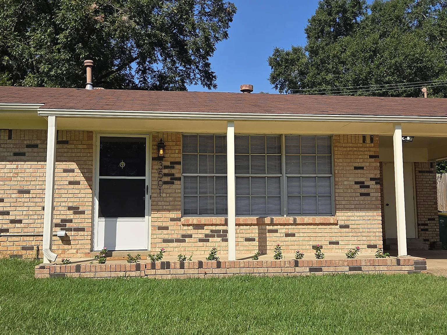 3501 Robinhood Lane - 1 — Photo 2
