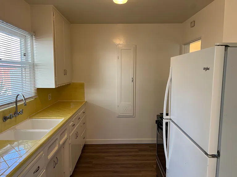 185 Ximeno Ave #C — Photo 8