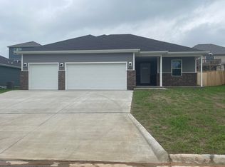 1537 E Charlton St, Republic, MO 65738