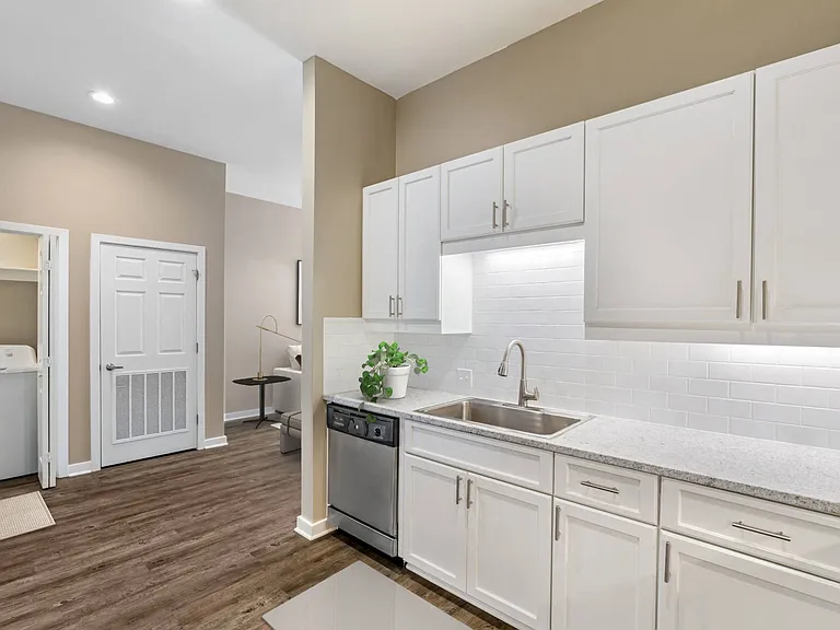Villaggio Apartments — Photo 17