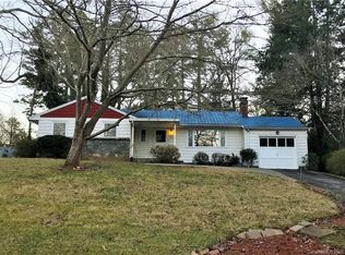 12 Winnfred St, Asheville, NC 28806