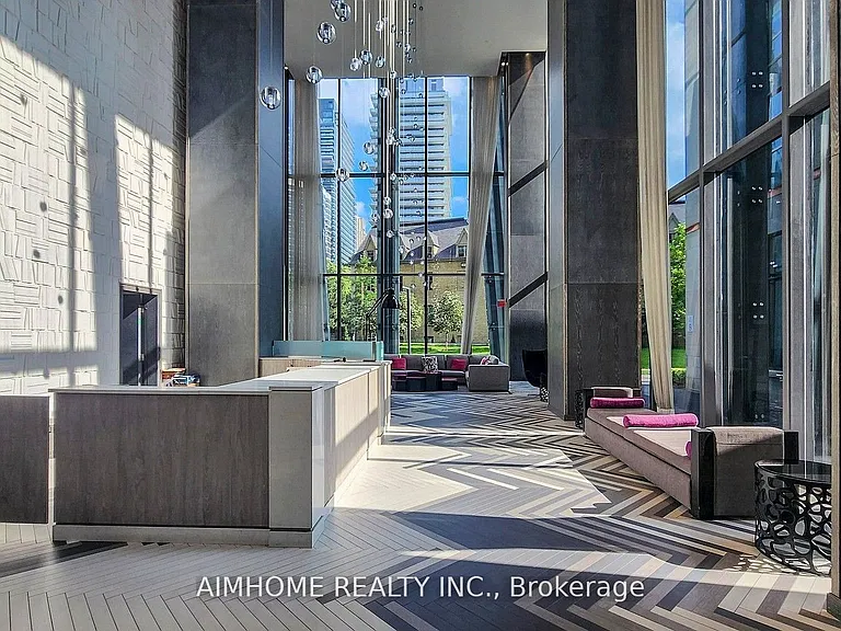 1080 Bay St #1506 — Photo 4