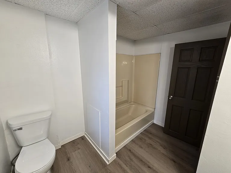 419 Bratnober St — Photo 24