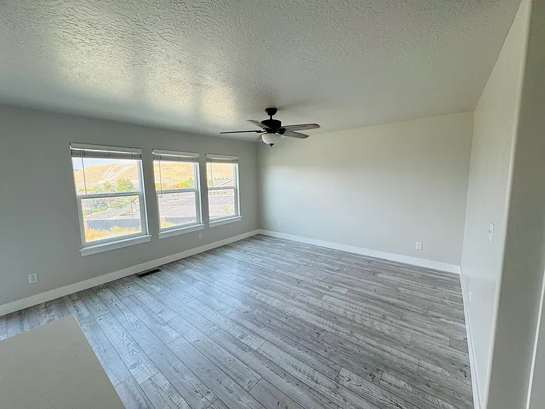 4947 N Nile Dr — Photo 3