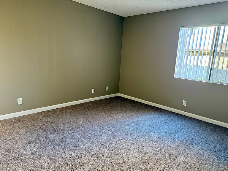 Summer Brook Apartments — Photo 25