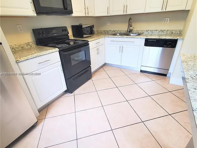 15250 SW 134th Pl #110 — Photo 10