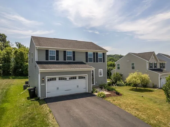 3024 Wheatfield Dr, Chittenango, NY 13037
