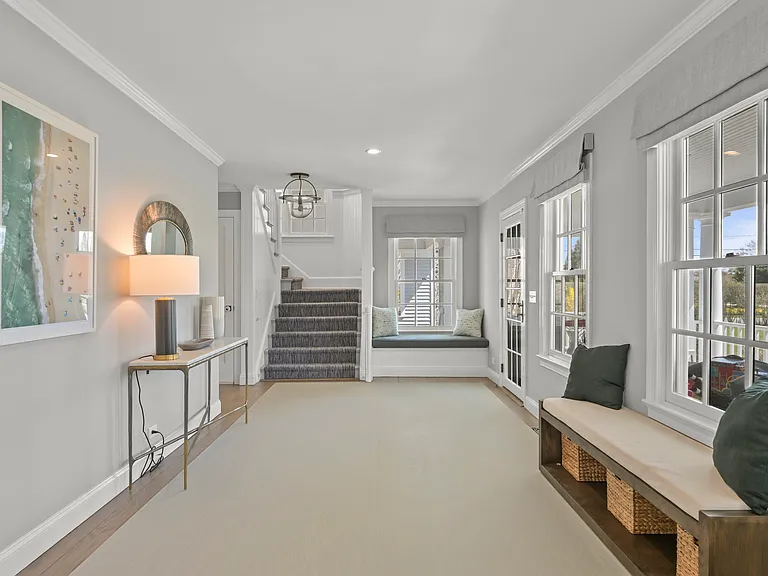 245 Oneck Ln — Photo 4