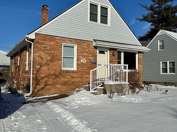 2nd image of 208 W 14th St