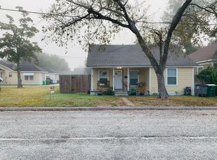 208 N De Leon St, Victoria, TX 77901