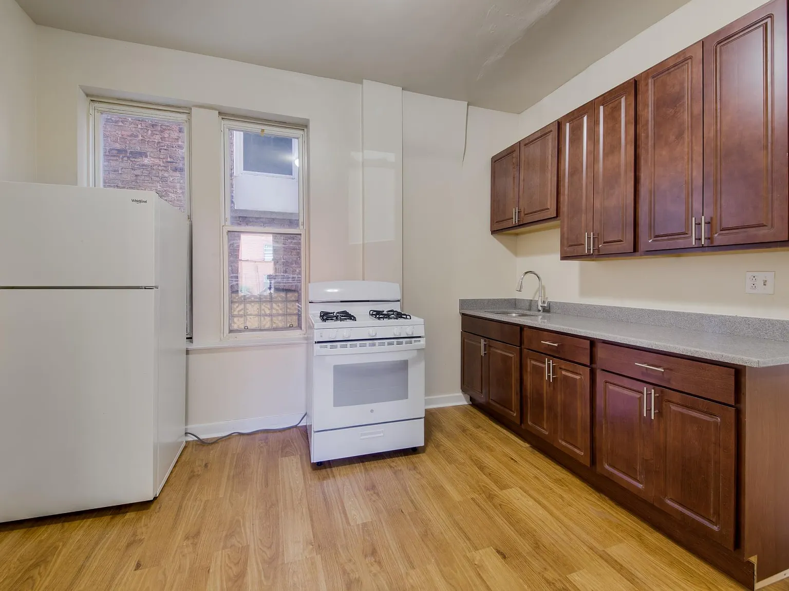 2 bed, 700 sqft, $1,450 — Photo 4
