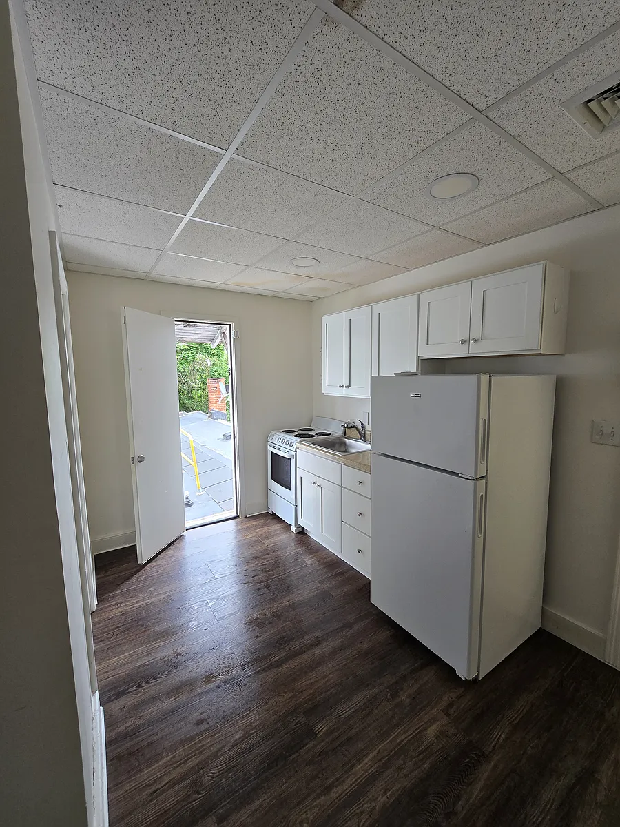 Building Photo - 135 S 6th St #5