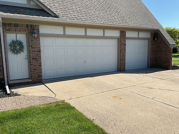4th image of 54813 Sherwood Ln