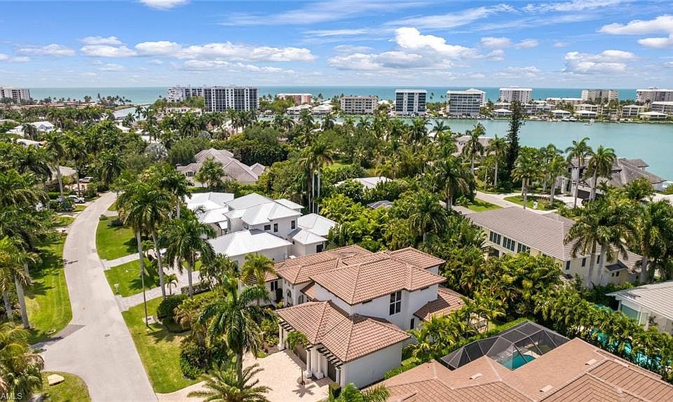 445 Putter Point Dr, Naples, FL 34103 | Zillow