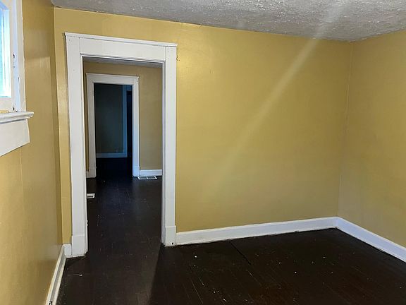 2nd image of 726 N Euclid Ave