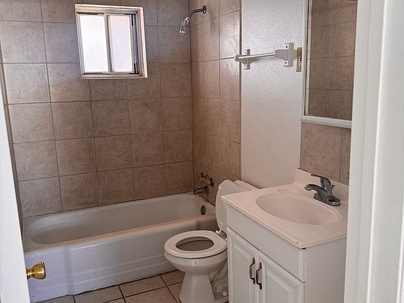 3rd image of 1210 Poplar Ave