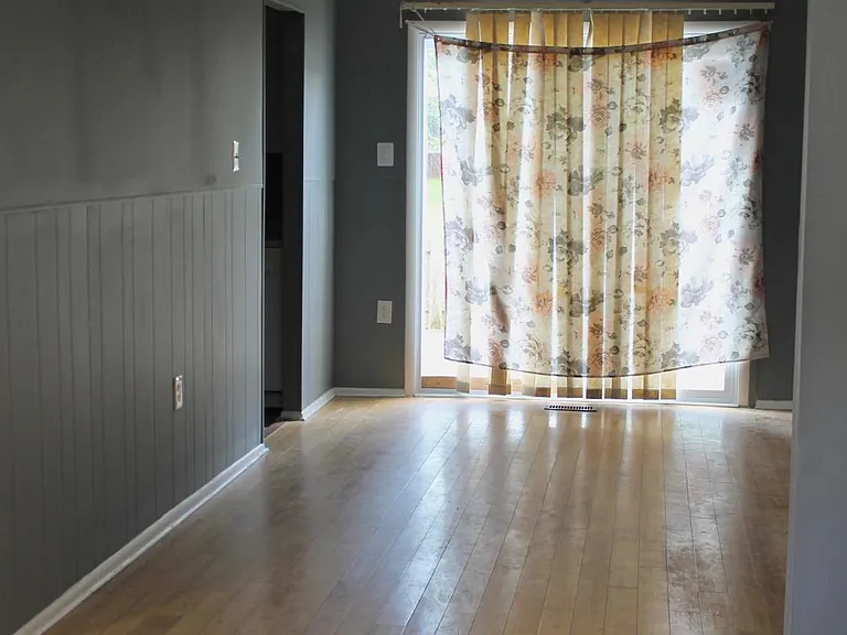 61 King Charles Cir — Photo 3