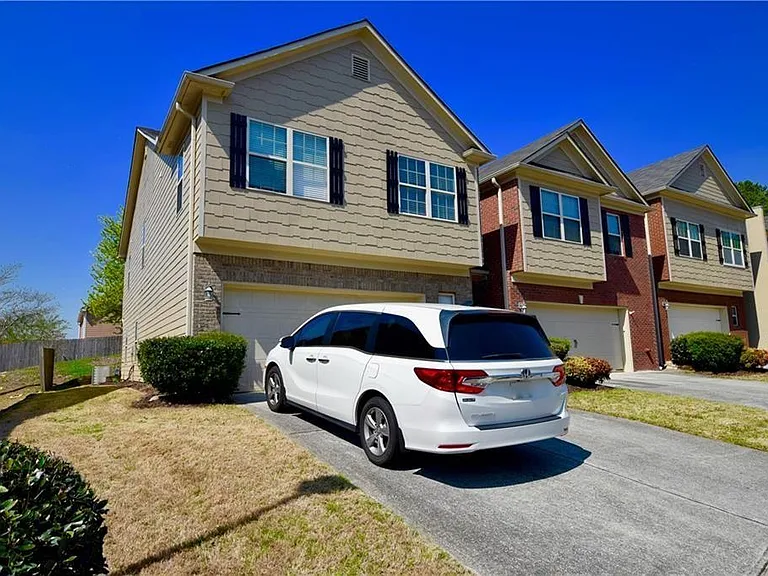 2150 Waterford Park Dr — Photo 2