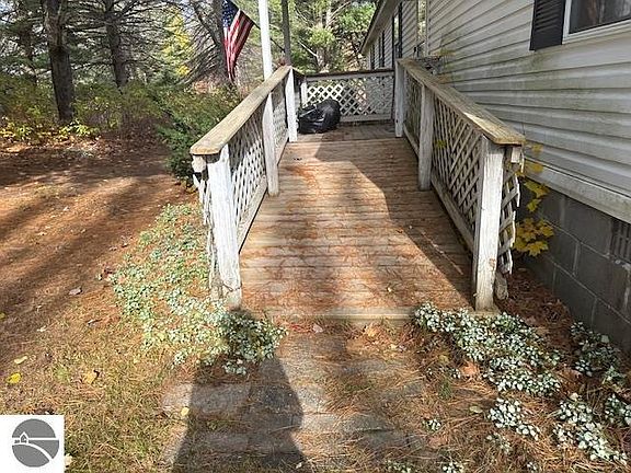 5th image of 488 Autumn Rd