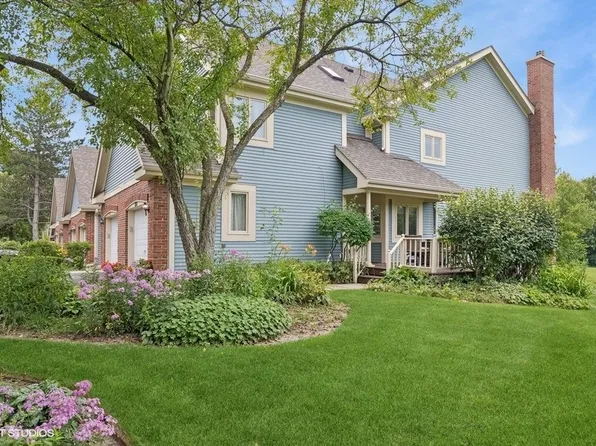 300 Bristol Ln, Fox River Grove, IL 60021