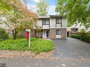 1618 Greenbriar Ct, Reston, VA 20190