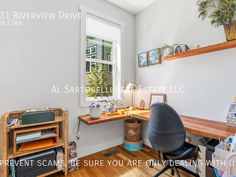 431 Riverview Dr — Photo 12