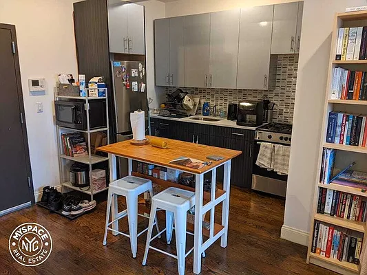 Rented by MySpaceNYC | media 50