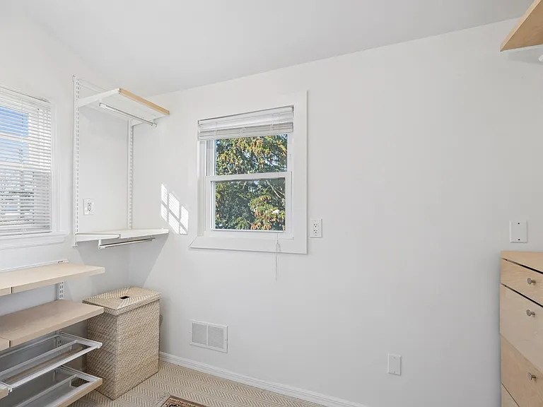 68 Little Neck Rd — Photo 34