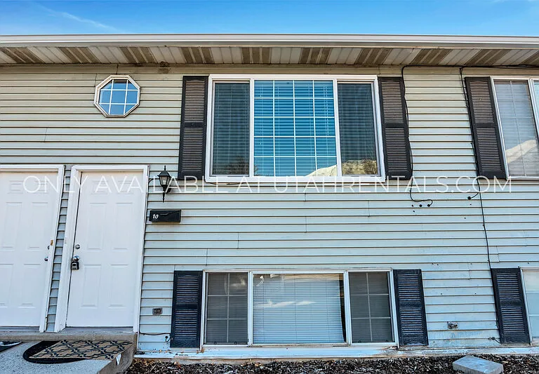 255 E Center St #10 — Photo 3