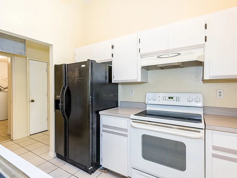 504 Vannell St — Photo 12