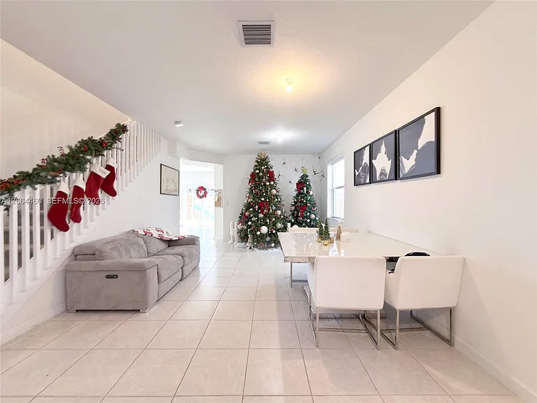 2636 SE 13th Ct — Photo 3