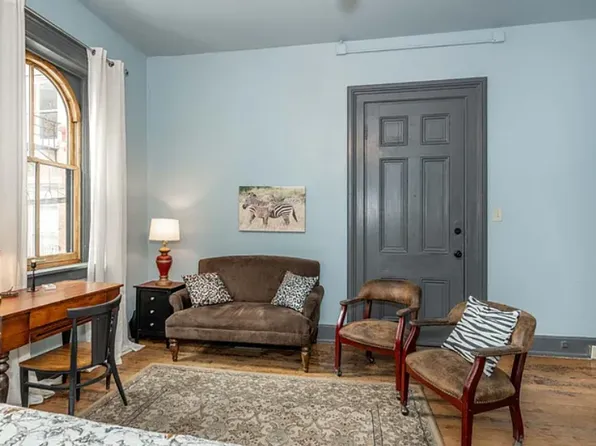104 W Clifton Ave, Cincinnati, OH