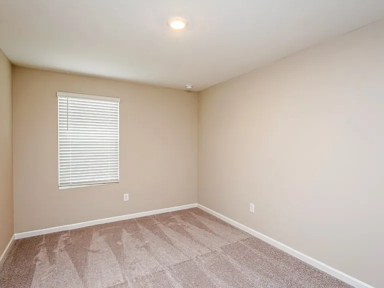 265 Pond Ct — Photo 15