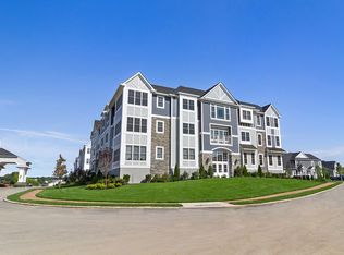 22203 Aspenwood Dr, Plainview, NY 11803